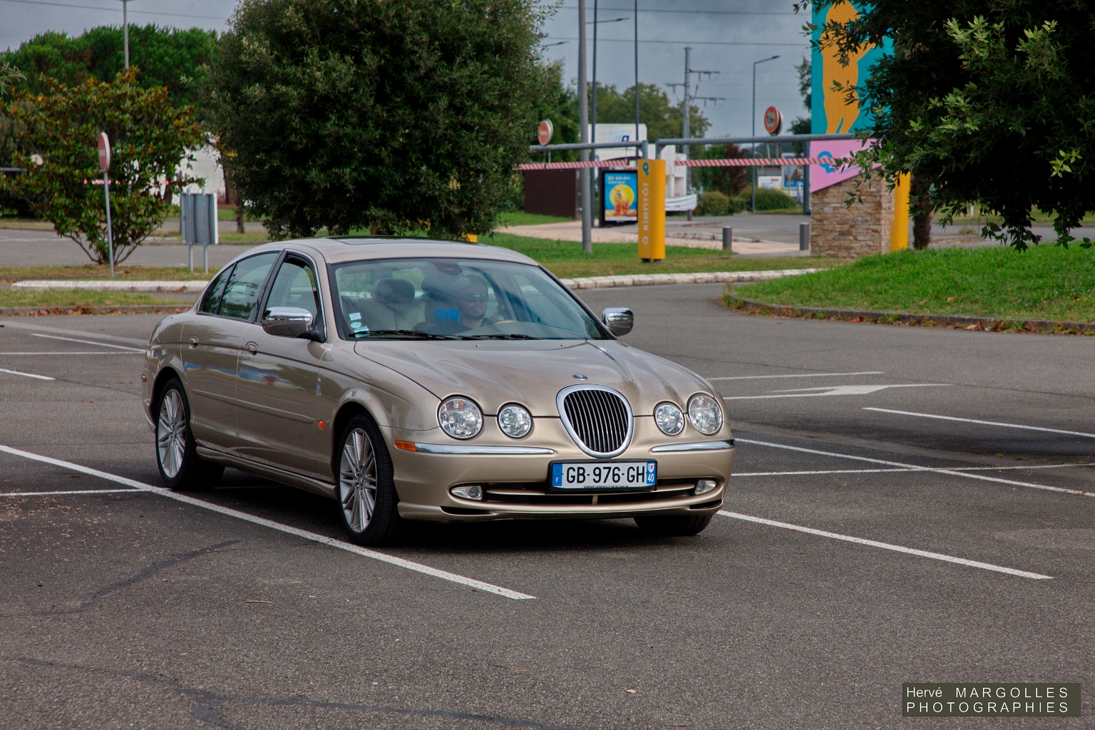 Jaguar S-Type.jpg